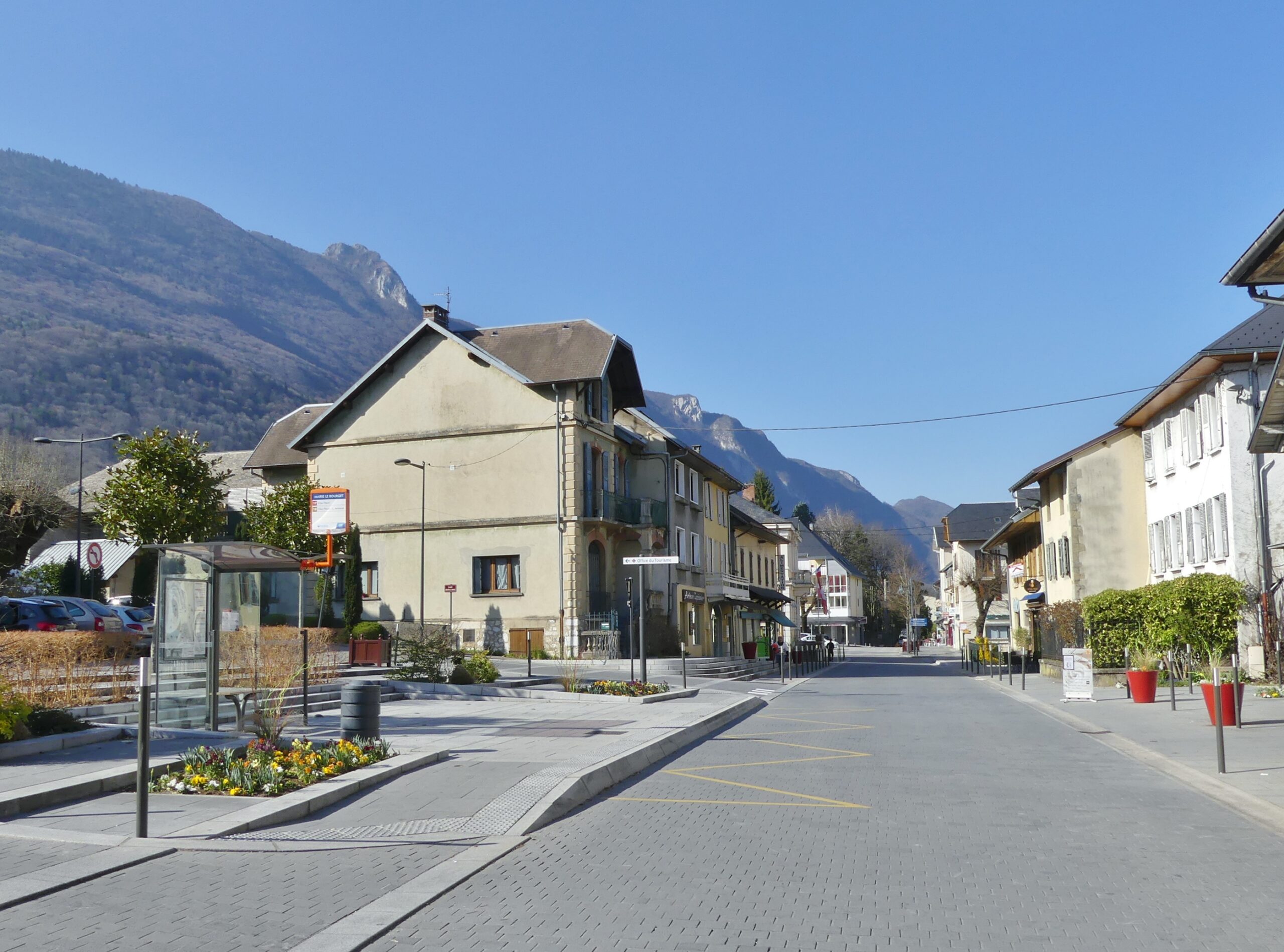 centre du bourget du lac au printemps 2017